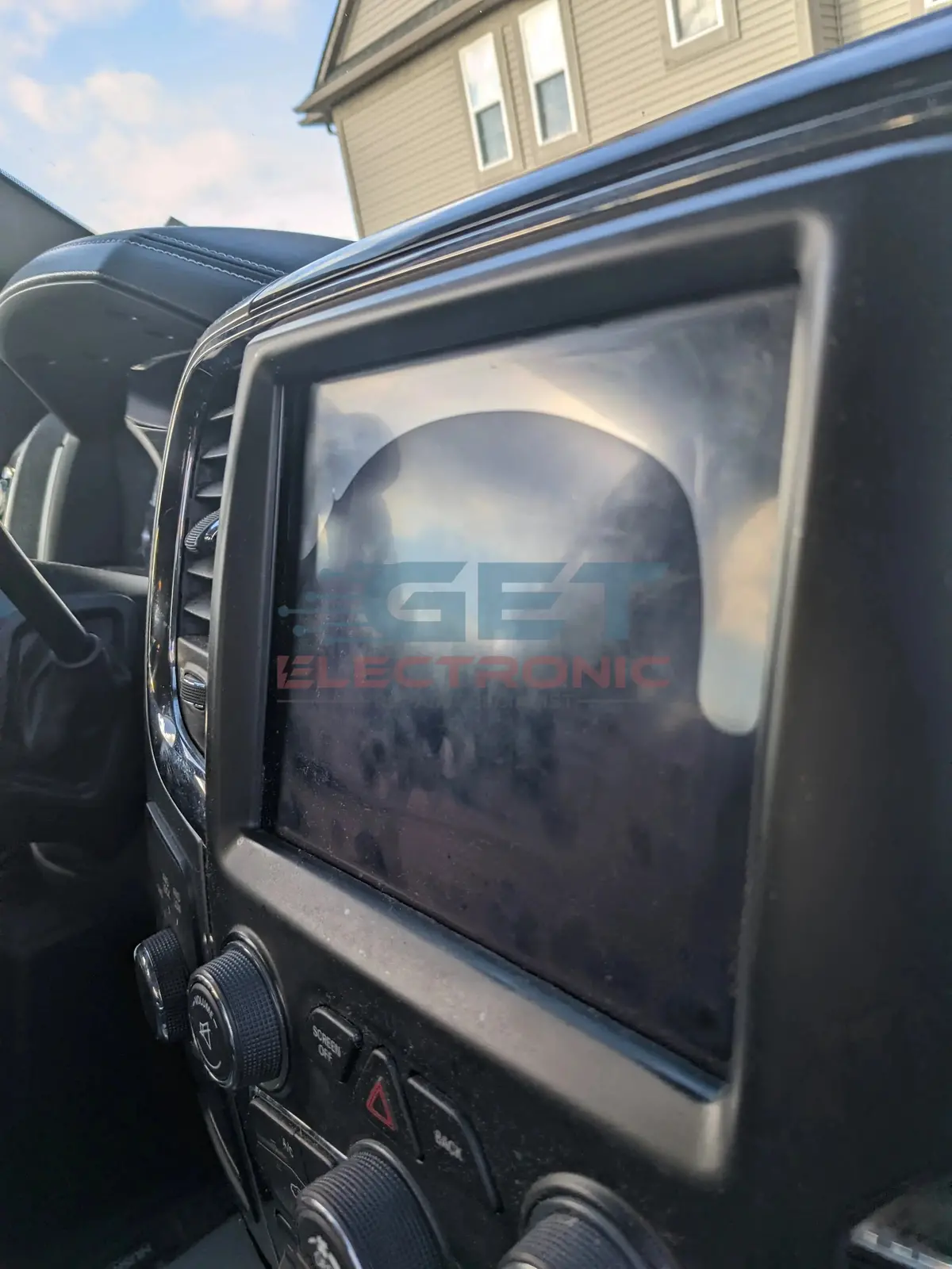 Jeep / Dodge 8.4" Uconnect Infotainment Display – Replacement Service 1