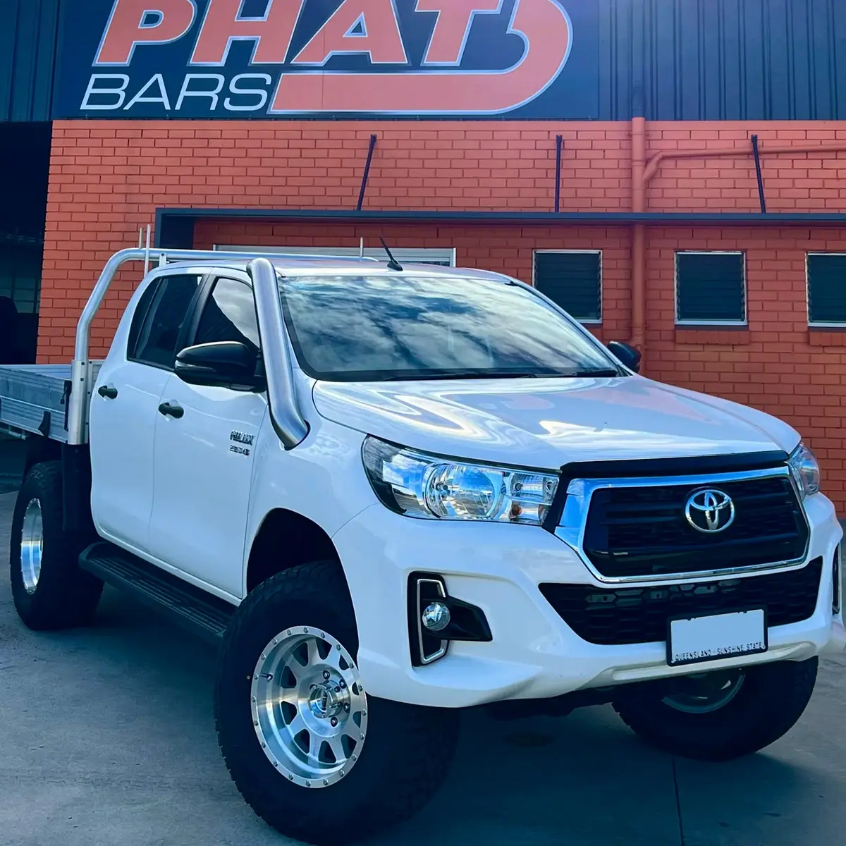 Phat Bars Toyota Hilux N80 Snorkel 1