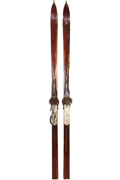 Vintage Skis - Pointed Tip 1