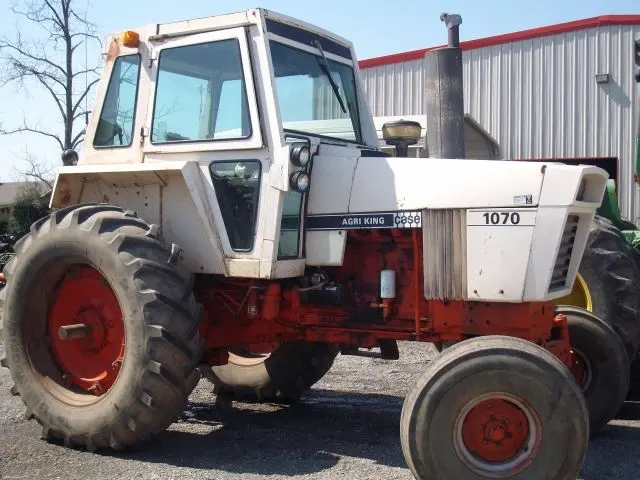 Case Ih 1070 Tractor Official Operator's Manual 1