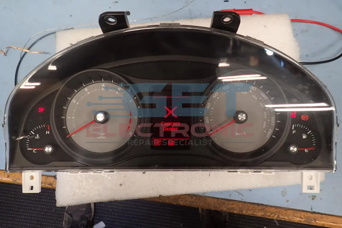 Holden Ve Cluster Repair – No Centre Lcd Display 1