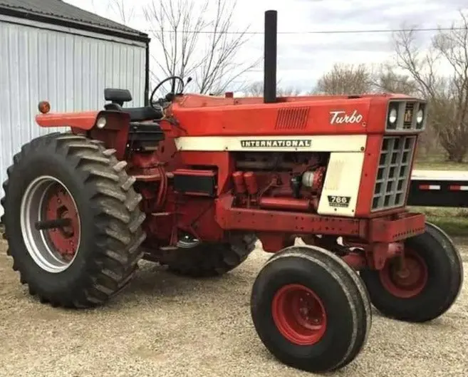 Case Ih 766 Tractors Official Operator's Manual 1