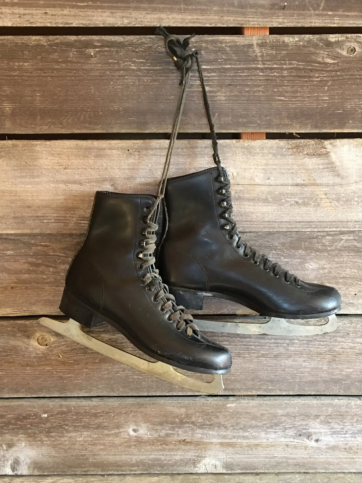Vintage Black Leather Mens Figure Skates 1