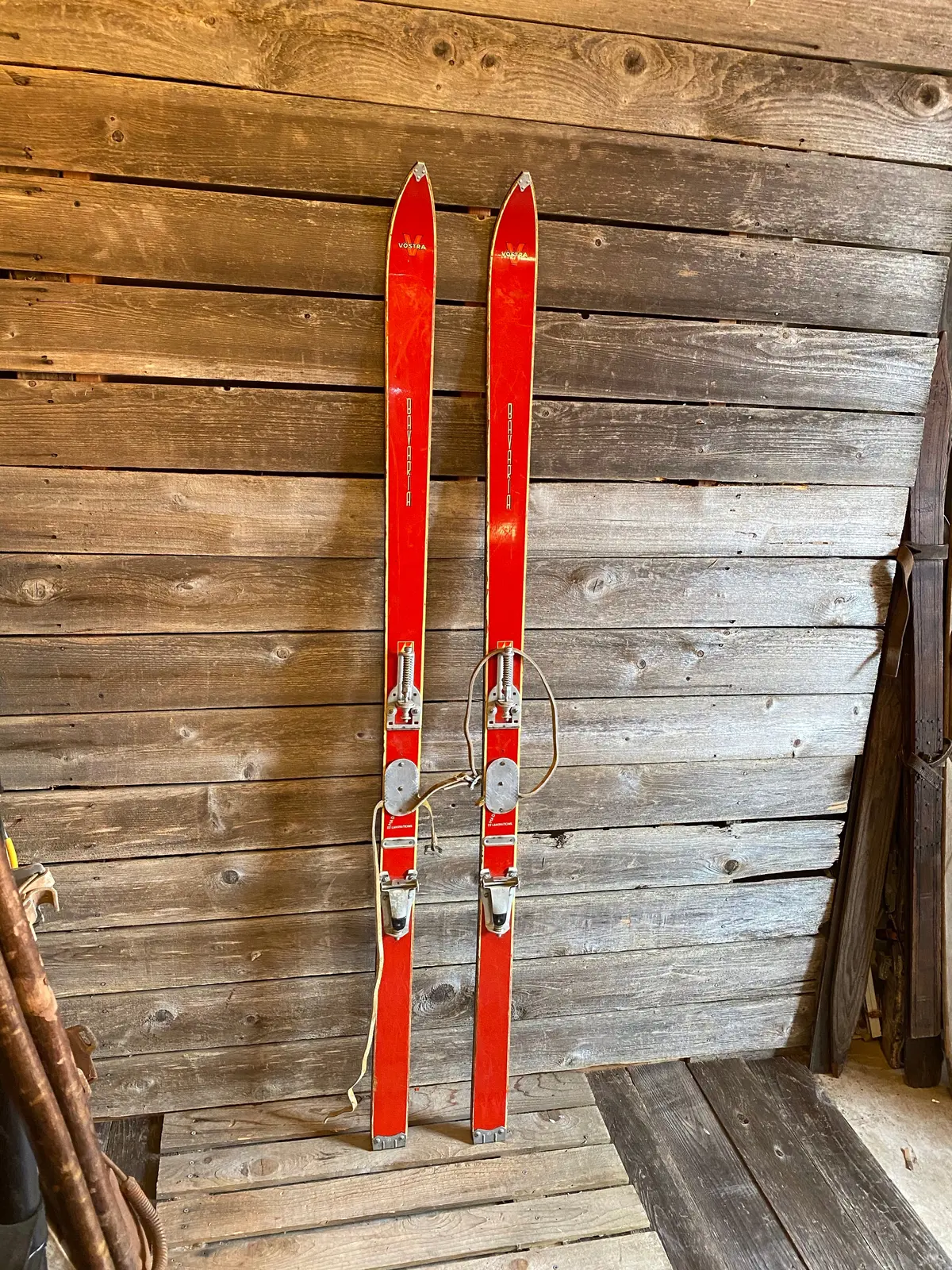 Antique Volstra Skis 2
