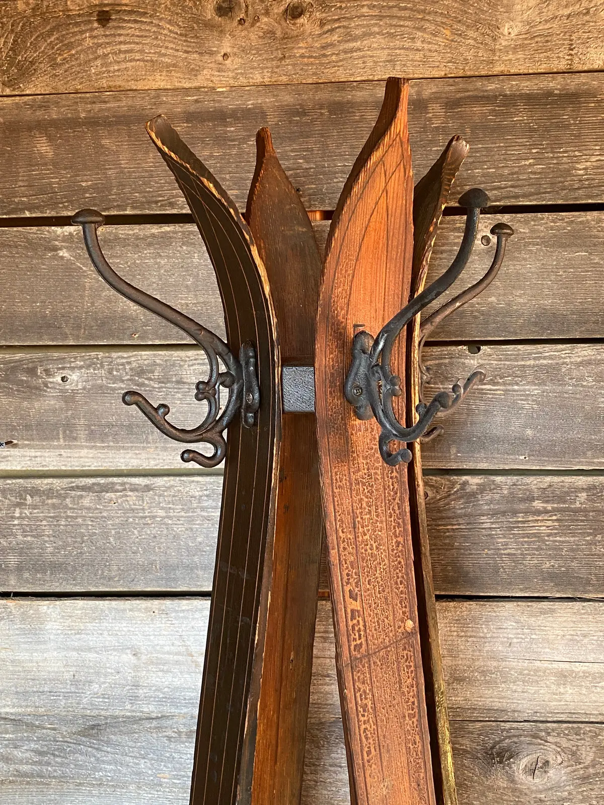 Vintage Skis Hall Tree - Standing Ski Coat Rack 1