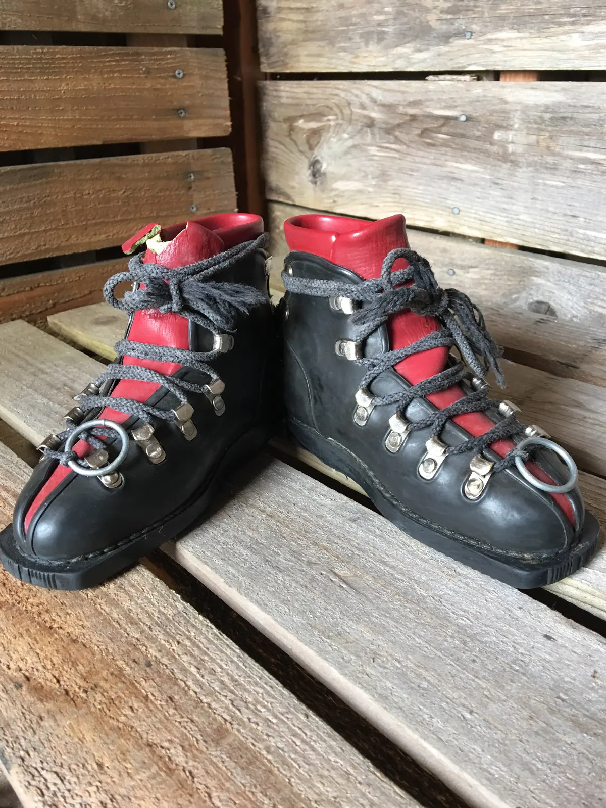 Black/Red Vintage Leather Children's Ski Boots Made In Japan 1