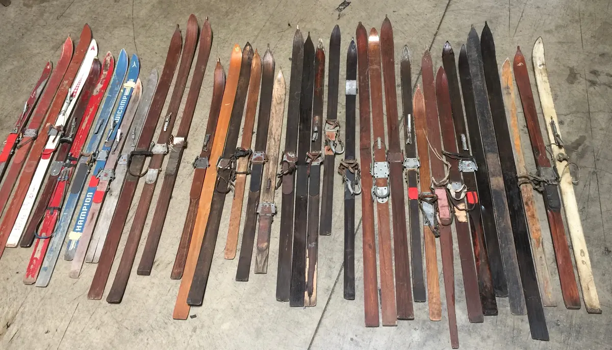 Single Skis For Wall Decor 1