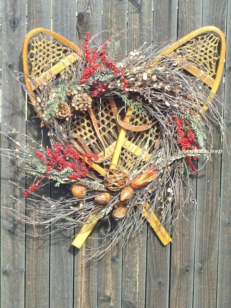 Snowshoe Wreath - Natural Foliage 1